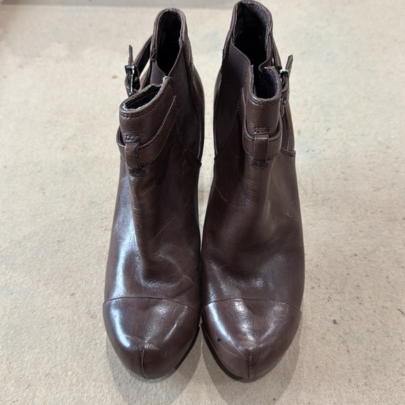 Gianni Bini Elegant Brown Ankle Boots- 5 inch heel - Picture 2 of 6